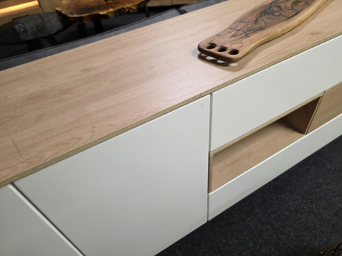 Komoda 240 cm Xooon Lindfield DEFEKT Komoda 240 cm Xooon Lindfield DEFEKT