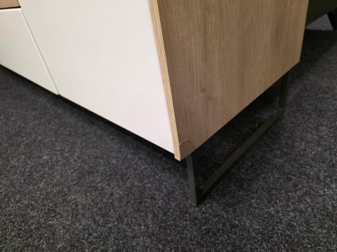 Komoda 240 cm Xooon Lindfield DEFEKT Komoda 240 cm Xooon Lindfield DEFEKT