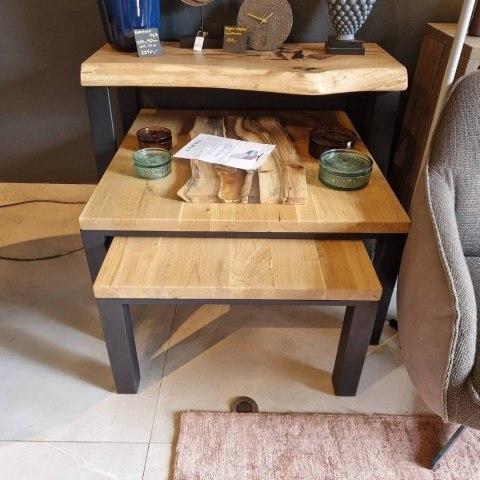 Dębowy stolik kawowy na wymiar (wyjściowo 70 x 70 cm) Dębowy stolik kawowy na wymiar (wyjściowo 70 x 70 cm)