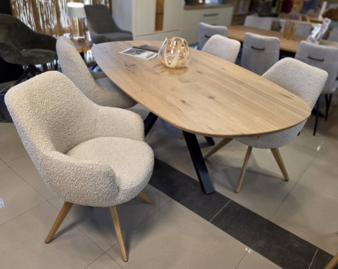 [na zamówienie] Fotel obrotowy Rocco z podłokietnikami, tkanina Brioni boucle kremowy, nogi dąb naturalny