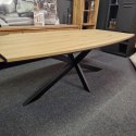 Nowoczesny stół w fornirze dębowym do jadalni FANEUR Xooon 210 x 105 cm z metalową podstawą typu pająk