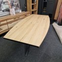 Nowoczesny stół w fornirze dębowym do jadalni FANEUR Xooon 210 x 105 cm z metalową podstawą typu pająk