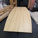 Nowoczesny stół w fornirze dębowym do jadalni FANEUR Xooon 210 x 105 cm z metalową podstawą typu pająk