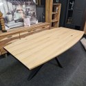 Nowoczesny stół w fornirze dębowym do jadalni FANEUR Xooon 210 x 105 cm z metalową podstawą typu pająk