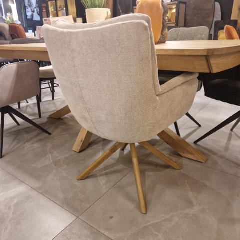 [na zamówienie] Fotel obrotowy JUNA z funkcją relax, tkanina Livigno chenille kremowy, rama dąb naturalny