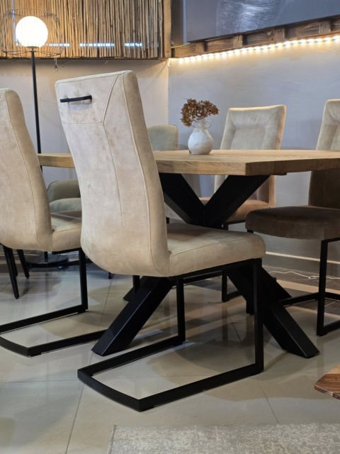 Stół Henders& Hazel Dublin 150 x 130 cm Stół Henders& Hazel Dublin 150 x 130 cm