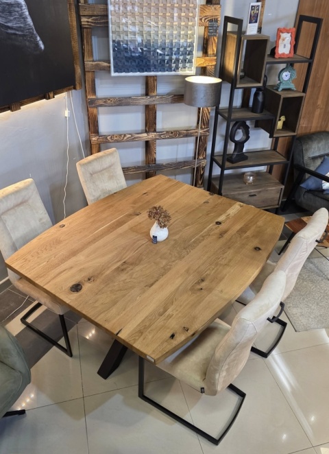 Stół Henders& Hazel Dublin 150 x 130 cm Stół Henders& Hazel Dublin 150 x 130 cm