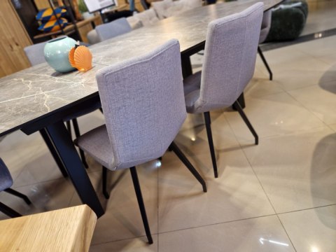 Krzesło do jadalni Xooon ARTELLA z personalizowaną tapicerką i podstawą Krzesło do jadalni Xooon ARTELLA z personalizowaną tapicerką i podstawą