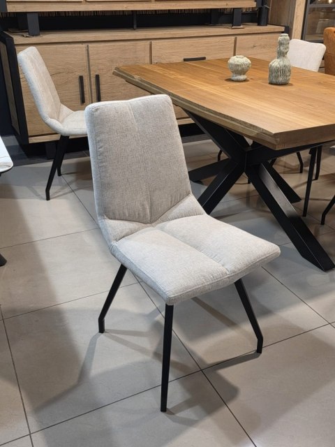 Krzesło do jadalni Xooon ARTELLA z personalizowaną tapicerką i podstawą Krzesło do jadalni Xooon ARTELLA z personalizowaną tapicerką i podstawą