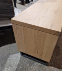 (defekt) Szafka RTV/Lowboard PAVIE 160 cm z eukaliptusa i forniru dębowego, naturalny kolor, LED, soft-closing (defekt) Szafka RTV/Lowboard PAVIE 160 cm z eukaliptusa i forniru dębowego, naturalny kolor, LED, soft-closing