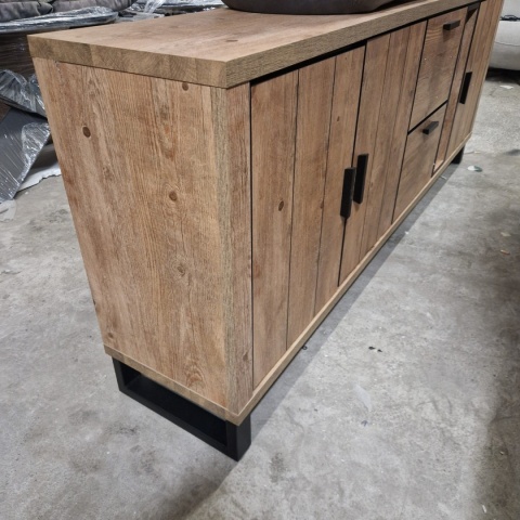 (M, defekt #2) Komoda Pavarotti 230 cm Henders& Hazel