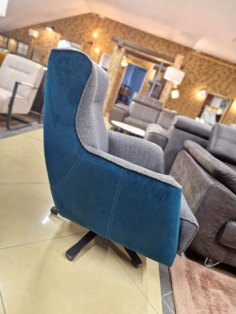 [R] Fotel ROSKILDE Bi-Color: Szara Tkanina Strukturalna Vito + Niebieska Mikrofibra Nubucco