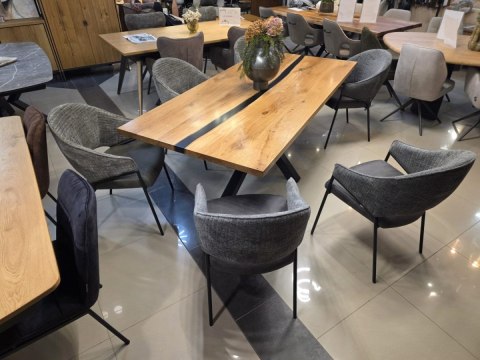 Stół dębowy z rzekami żywicy 'RIVER' 210x100 cm, blat lity dąb, nogi metalowe czarne