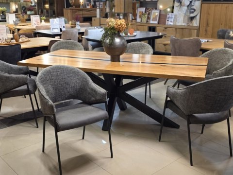 Stół dębowy z rzekami żywicy 'RIVER' 210x100 cm, blat lity dąb, nogi metalowe czarne