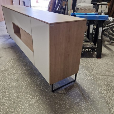 [M, defekt #2] Komoda 240 cm Xooon Lindfield