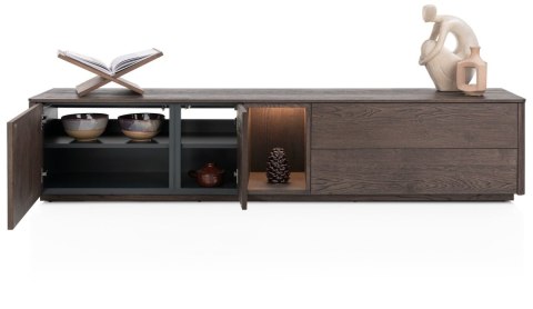 [na zamówienie] Szafka RTV / Lowboard TRENTON 210 cm, Fornir Dębowy Kolor Clay, Lamele, Opcja Cokołu lub Nóżek - XOOON