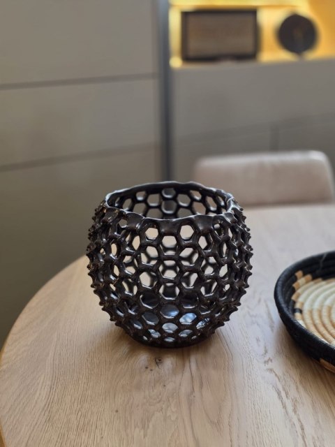 Ażurowa Osłonka Ceramiczna COCO maison Honeycomb - Szara, 21,5 cm