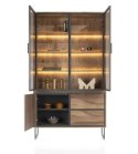 [M] Wysoka witryna industrialna TRAPANI 120x210 cm, fornir mango 'smoked', z oświetleniem LED.