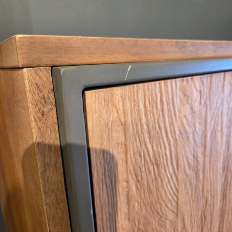 [K, defekt] Wysoka komoda Trapani 120 cm - Wędzony Fornir Mango, LED | Industrial