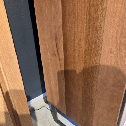 [K, defekt] Wysoka komoda Trapani 120 cm - Wędzony Fornir Mango, LED | Industrial