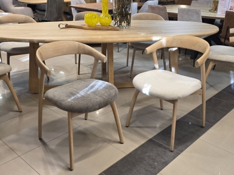 [R, od ręki] Stół Jadalniany Almora 270 cm - Lity Dąb Natural Sand (Lakier Platinum)