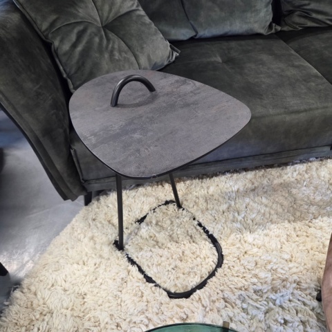 [K, defekt] Ekskluzywny Stolik pod Laptopa MASURA - XOOON | Blat HPL (Primo Laminato), Metalowy Stelaż, kolor blaru ANTRACYT
