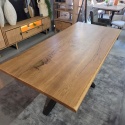 [OD RĘKI] Dębowy Stół MASIV 210x100 cm – Lity Blat 5 cm, Wybarwienie C4, Żywica Perłowo-Transparentna, Krawędź Prosta Zaoblona