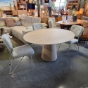 [K, od ręki] Owalny Stół ARAS 150 x 120 cm – Blat HPL Primo Laminato Travertin ( Stożkowa Noga Kolumnowa z Forniru Dębowego