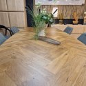 [R, od ręki] Owalny Stół Jadalniany METALUXE 240 x 110 cm - Blat z Forniru Dębowego we Wzór Jodełki - Noga Centralna