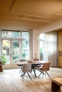 [od ręki, defekt] Ekskluzywny Rozkładany Stół Ceramiczny LATTINA 200-300 cm – Blat Ceramic Oak Natural – Czarne Metalowe Nogi
