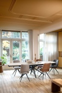 [od ręki, defekt] Ekskluzywny Rozkładany Stół Ceramiczny LATTINA 200-300 cm – Blat Ceramic Oak Natural – Czarne Metalowe Nogi