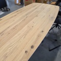 [od ręki] Owalny Stół Jadalniany LIVADA 220 x 110 cm – Gruby Fornir Dębowy – Czarny Metalowy Stelaż Pająk –