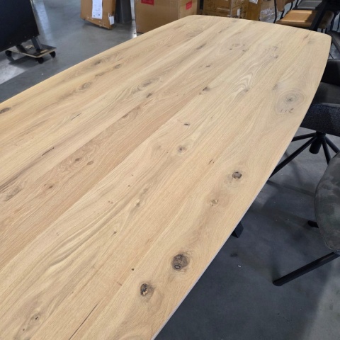 [od ręki] Owalny Stół Jadalniany LIVADA 220 x 110 cm – Gruby Fornir Dębowy – Czarny Metalowy Stelaż Pająk –