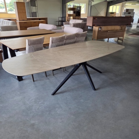 [od ręki, defekt] Rozkładany Stół Ceramiczny LATTINA 200-300 cm – Ceramic Marble Creme (Efekt Marmuru) – Czarne Metalowe Nogi