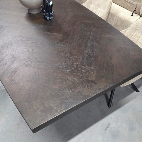 [defekt] Stół METALUXE Wzór Jodełka 240x110 cm – Blat Antracyt – Centralna Noga Pająk – Henders & Hazel / Habufa
