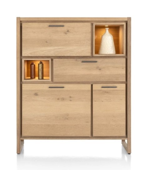 Wysoka Komoda / Kredens NYSTEAD 125 cm - Naturalny Fornir Dębowy z Podświetleniem LED