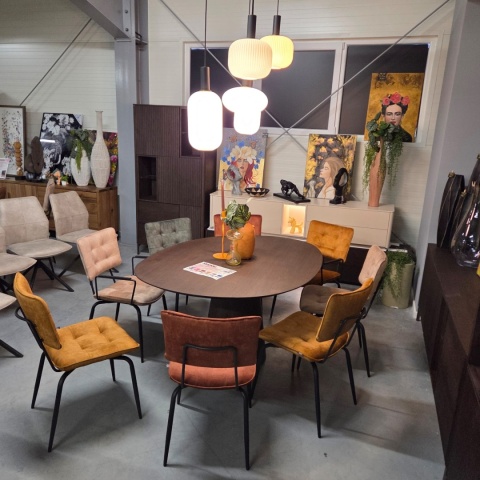 [od ręki] Stół do Jadalni TRENTON 150x120 cm, Fornir Dębowy Kolor Clay, Kształt Organiczny, Centralna Noga Stożkowa