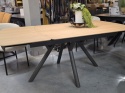 [od ręki] Kompaktowy Stół Rozkładany NOVELLO 140-190 cm - Naturalny Fornir Dębowy - Grafitowa Podstawa Metalowa
