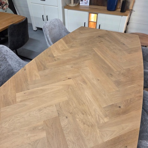 [od ręki] Owalny Stół Jadalniany METALUXE 240 x 110 cm - Blat z Forniru Dębowego we Wzór Jodełki - Noga Centralna