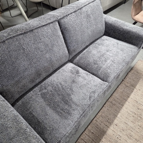 [od reki] Sofa 3-osobowa XOOON PUGLIA 200 cm – sprężyny kieszeniowe, tkanina szenilowa Derby (Antracyt)