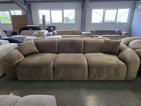 Sofa 4-osobowa LUNA LOUNGE (265 cm) – welur ciemny beż, organiczny kształt
