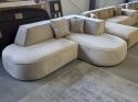 Sofa narożna w kształcie litery L OSLO LOUNGE (234 x 165 cm) – welur Opera Pearl, obłe wykończenie