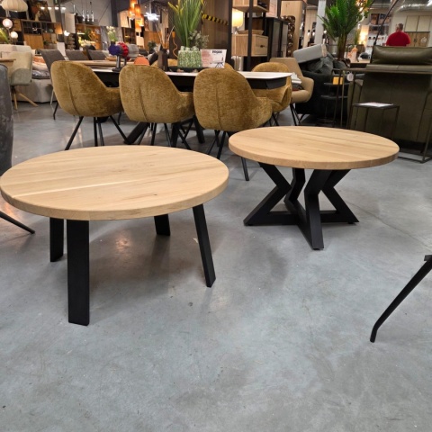 Stolik kawowy OAKLINE (Średnica 90 cm) – lity dąb 4 cm, gwiazdowata podstawa czarna (Star / Gwiazda)