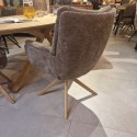 [na zamówienie] Krzesło do jadalni z podłokietnikami JUNA H&H - funkcja relax, noga lity dąb, obrót 360° , tkanina Livigno