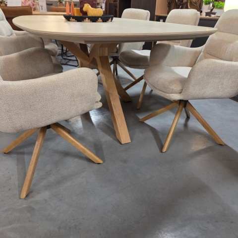 [na zamówienie] Stół do jadalni Himalaya 240 x 120 cm – owalny blat ceramiczny, dębowa podstawa (Henders & Hazel)