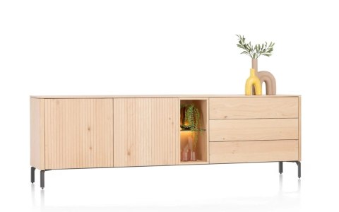 [na zamówienie] Komoda TRENTON 240 cm z naturalnego forniru dębowego, metalowa podstawa, 2 drzwi, 3 szuflady, 2 nisze LED