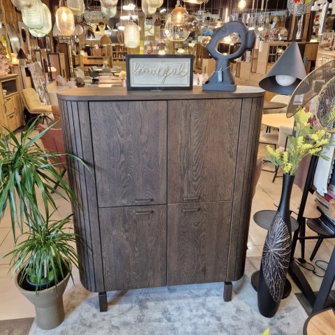[od ręki] Komoda wysoka / Highboard 125 cm HENDERS & HAZEL RAVELLO - fornir dębowy, kolor Basalt, zintegrowane lamele