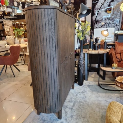 [od ręki] Komoda wysoka / Highboard 125 cm HENDERS & HAZEL RAVELLO - fornir dębowy, kolor Basalt, zintegrowane lamele