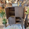 [od ręki] Komoda wysoka / Highboard 125 cm HENDERS & HAZEL RAVELLO - fornir dębowy, kolor Basalt, zintegrowane lamele
