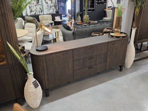 [od ręki] Komoda / Sideboard RAVELLO 220 cm - Fornir Dębowy w Kolorze Bazaltowym, Matowy Lakier Platynowy, Soft-Closing
